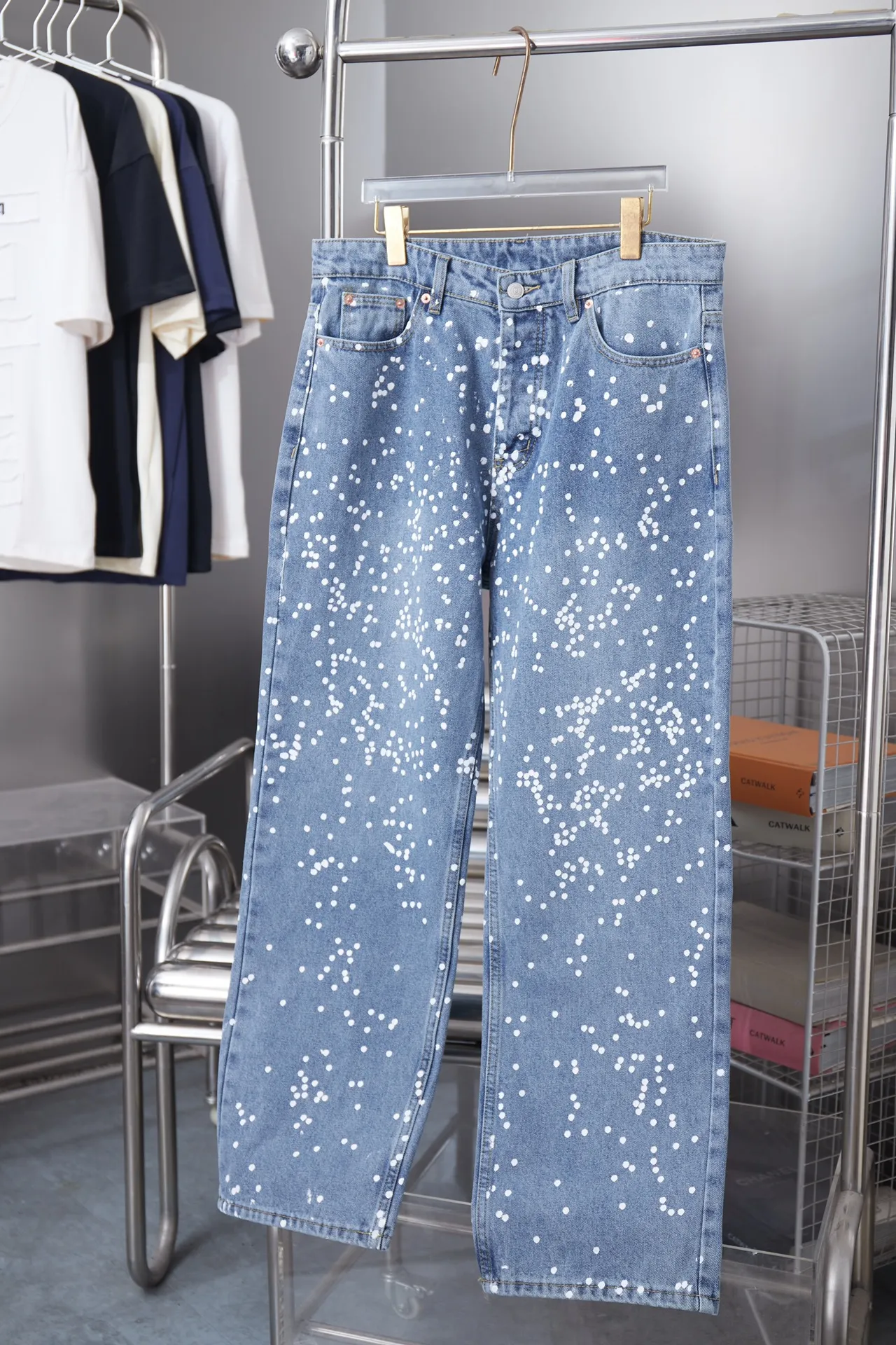 Maison Margiela SS 26 Margiela ， “Enlarge、Reduce、Wardrobe” 。 ： Size：S M L XL